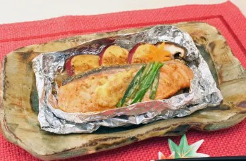 鮭のホイル焼き　ごま風味