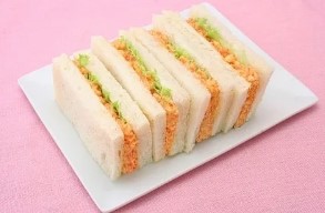 ピリ辛たらこのスクランブルエッグサンド