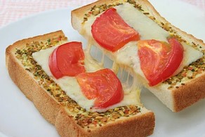 カレー風味の簡単ピザトースト
