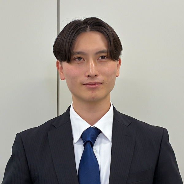 入社した決め手を語る様子